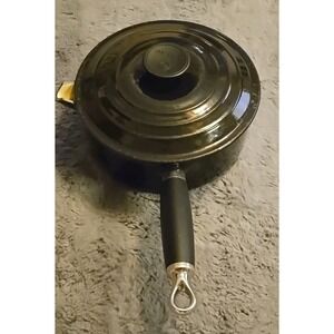 Le Creuset #18 Saucepan with Lid Black Enameled Cast Iron 1.75 Qt 2 L Phenolic